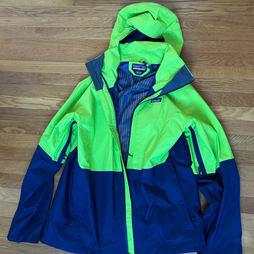 Patagonia 3 in 1 Green and Navy Ski Jacket and Navy Nano Puff Insert